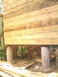 Фундамент з дерев'яних паль