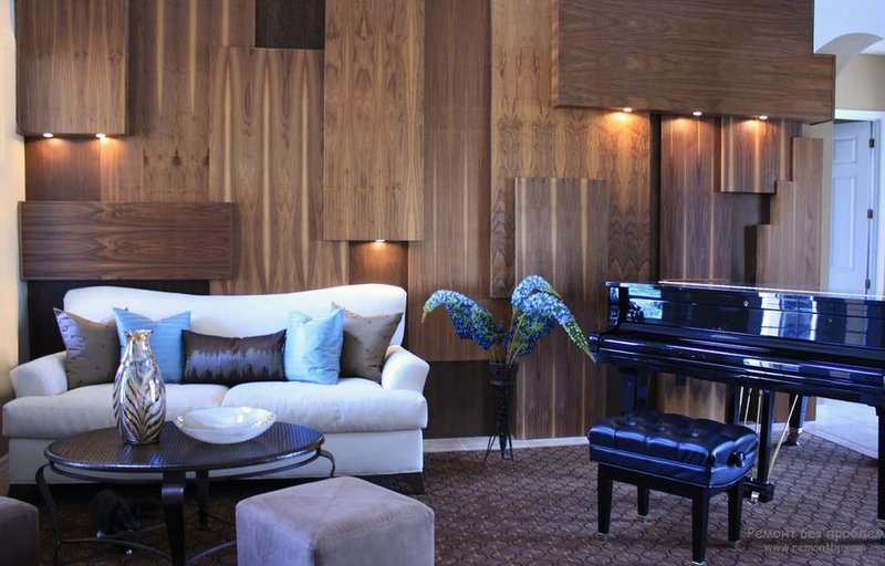 Найбільш популярні класичні, лаковані панелі, ними можна обробляти як вітальні, так і спальні, і навіть в дитячих вони будуть виглядати органічно, якщо виконати відповідний дизайн в стилі сільського будиночка