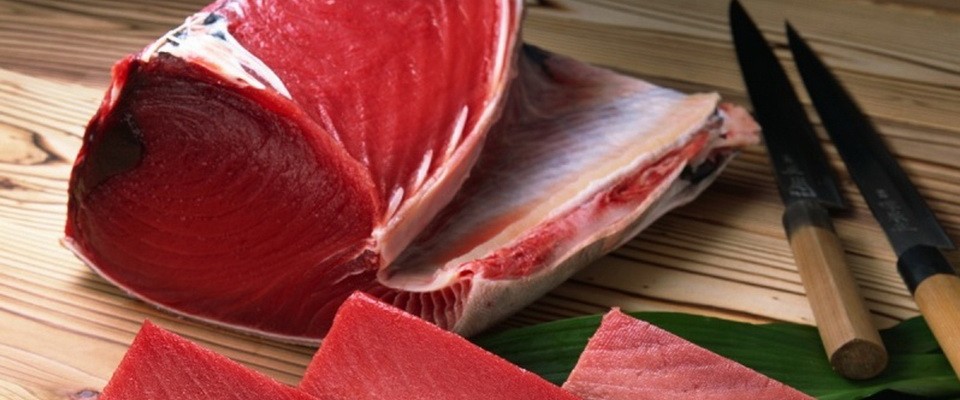 Вживаючи цю рибу зі свіжоприготовленими овочами можна нівелювати середній рівень калорійності