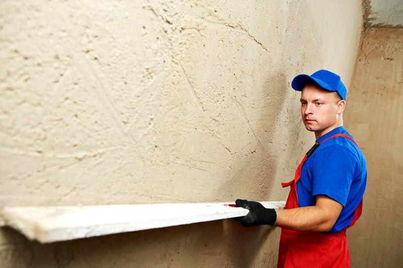 виконуючи будь-який   ремонт   в приватному будинку або в квартирі, кожен домашній майстер стикається з необхідністю штукатурення стін