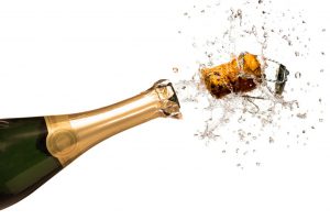 За доброю традицією зустріч Нового року у більшості людей не обходиться без відкритої пляшки шампанського