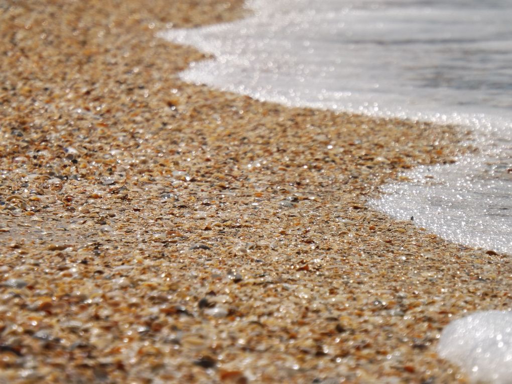 Відрізняється цей пісок тим, що в ньому присутні частинки, розмір яких перевищується 2,5 міліметра;